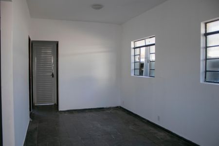 Sala de casa para alugar com 2 quartos, 90m² em Santa Tereza, Belo Horizonte