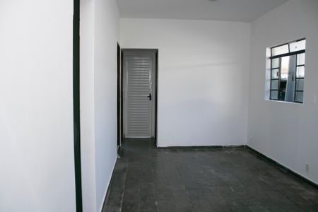 Sala de casa para alugar com 2 quartos, 90m² em Santa Tereza, Belo Horizonte