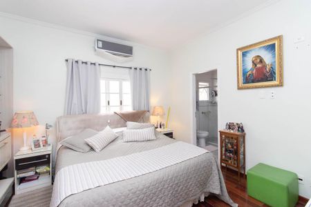 Casa para alugar com 450m², 4 quartos e 6 vagas Casa para alugar com 450m², 4 quartos e 6 vagasSuíte 1