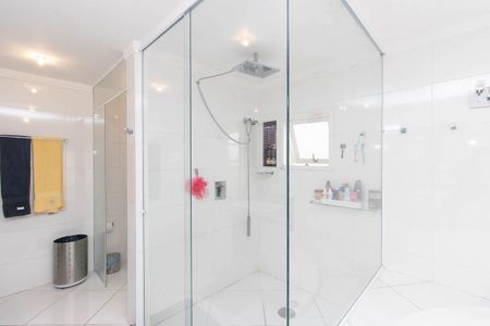 Casa para alugar com 450m², 4 quartos e 6 vagas Casa para alugar com 450m², 4 quartos e 6 vagasBanheiro da Suíte 3