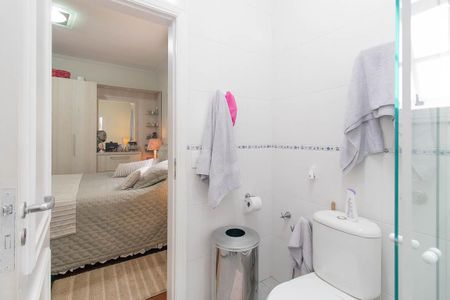 Casa para alugar com 450m², 4 quartos e 6 vagas Casa para alugar com 450m², 4 quartos e 6 vagasBanheiro da Suíte 1