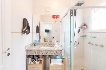 Casa para alugar com 450m², 4 quartos e 6 vagas Casa para alugar com 450m², 4 quartos e 6 vagasBanheiro da Suíte 2