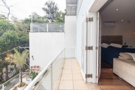 Casa para alugar com 450m², 4 quartos e 6 vagas Casa para alugar com 450m², 4 quartos e 6 vagasSacada da Suíte 3