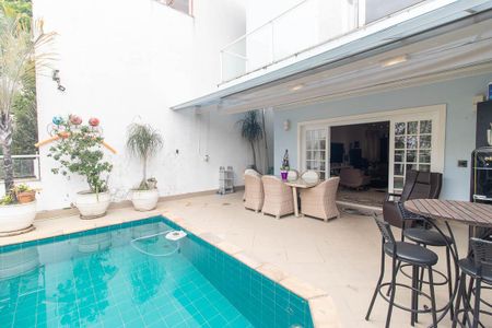 Casa para alugar com 450m², 4 quartos e 6 vagas Casa para alugar com 450m², 4 quartos e 6 vagasPiscina