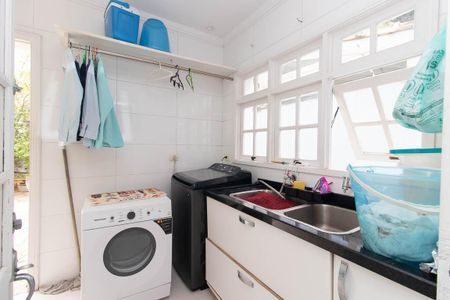 Casa para alugar com 450m², 4 quartos e 6 vagas Casa para alugar com 450m², 4 quartos e 6 vagasÁrea de Serviço