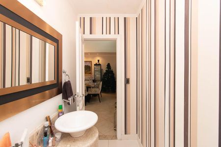 Casa para alugar com 450m², 4 quartos e 6 vagas Casa para alugar com 450m², 4 quartos e 6 vagasLavabo