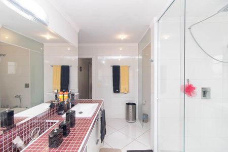 Casa para alugar com 450m², 4 quartos e 6 vagas Casa para alugar com 450m², 4 quartos e 6 vagasBanheiro da Suíte 3