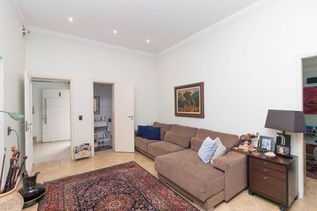 Casa para alugar com 450m², 4 quartos e 6 vagas Casa para alugar com 450m², 4 quartos e 6 vagasQuarto de Serviço