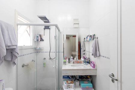 Casa para alugar com 450m², 4 quartos e 6 vagas Casa para alugar com 450m², 4 quartos e 6 vagasBanheiro da Suíte 1