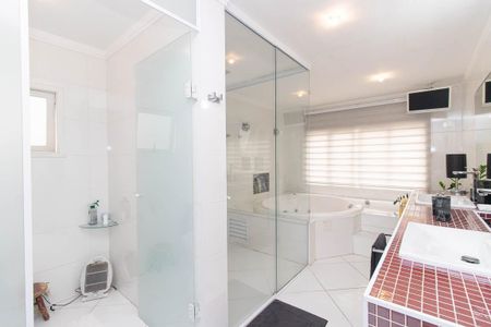 Casa para alugar com 450m², 4 quartos e 6 vagas Casa para alugar com 450m², 4 quartos e 6 vagasBanheiro da Suíte 3