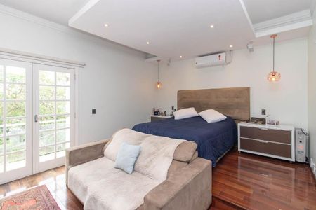 Casa para alugar com 450m², 4 quartos e 6 vagas Casa para alugar com 450m², 4 quartos e 6 vagasSuíte 3