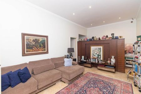 Casa para alugar com 450m², 4 quartos e 6 vagas Casa para alugar com 450m², 4 quartos e 6 vagasQuarto de Serviço