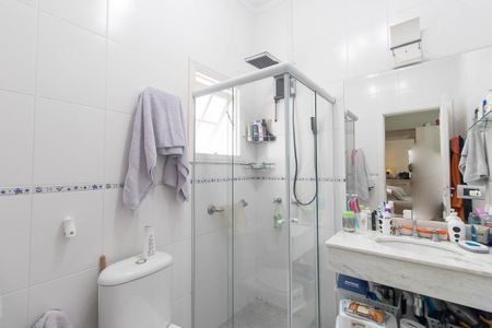 Casa para alugar com 450m², 4 quartos e 6 vagas Casa para alugar com 450m², 4 quartos e 6 vagasBanheiro da Suíte 1