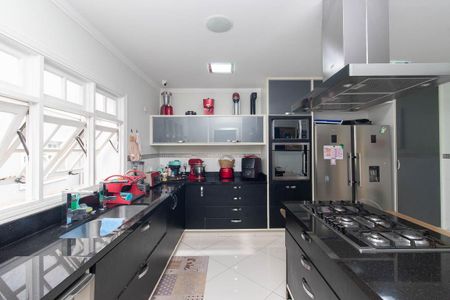 Casa para alugar com 450m², 4 quartos e 6 vagas Casa para alugar com 450m², 4 quartos e 6 vagasCozinha