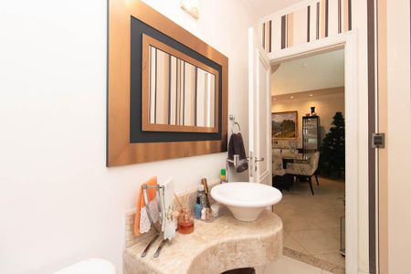 Casa para alugar com 450m², 4 quartos e 6 vagas Casa para alugar com 450m², 4 quartos e 6 vagasLavabo