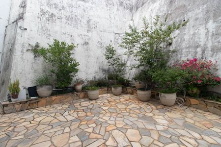 Casa para alugar com 450m², 4 quartos e 6 vagas Casa para alugar com 450m², 4 quartos e 6 vagasQuintal