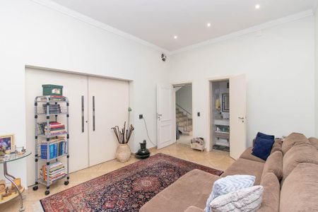 Casa para alugar com 450m², 4 quartos e 6 vagas Casa para alugar com 450m², 4 quartos e 6 vagasQuarto de Serviço