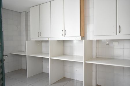 Casa à venda com 280m², 6 quartos e 1 vagaQuarto externo