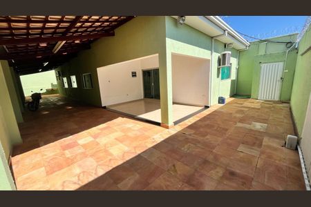 Casa para alugar com 215m², 4 quartos e 6 vagasÁrea externa