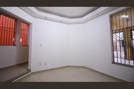 Casa para alugar com 140m², 4 quartos e 2 vagasSala