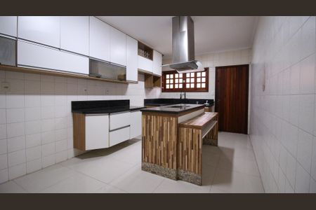 Casa para alugar com 140m², 4 quartos e 2 vagasCozinha