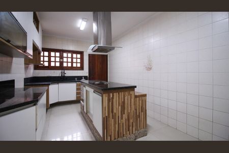 Casa para alugar com 140m², 4 quartos e 2 vagasCozinha