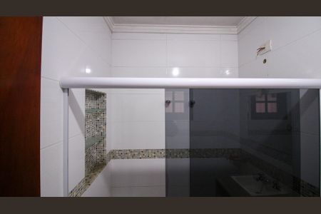 Casa para alugar com 140m², 4 quartos e 2 vagasBanheiro Social