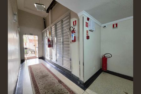 Apartamento à venda com 72m², 2 quartos e sem vaga Apartamento à venda com 72m², 2 quartos e sem vagaHall de entrada