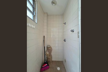 Apartamento à venda com 72m², 2 quartos e sem vaga Apartamento à venda com 72m², 2 quartos e sem vagaBanheiro de serviço