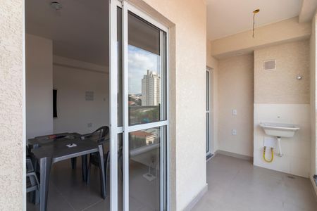 Apartamento para alugar com 53m², 2 quartos e 1 vaga Apartamento para alugar com 53m², 2 quartos e 1 vagaVaranda Serviço