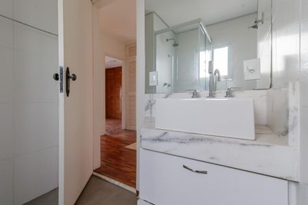 Apartamento para alugar com 240m², 3 quartos e 2 vagasBanheiro