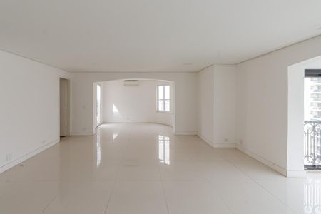 Apartamento para alugar com 240m², 3 quartos e 2 vagasSala