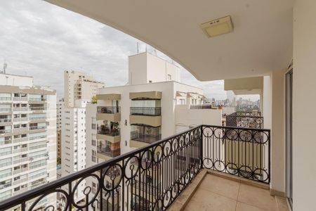 Apartamento para alugar com 240m², 3 quartos e 2 vagasSacada do Quarto 1