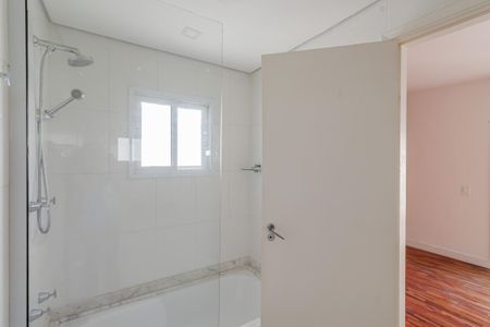 Apartamento para alugar com 240m², 3 quartos e 2 vagasBanheiro da Suíte 1