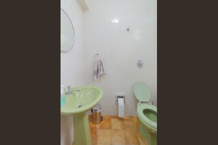 Casa à venda com 280m², 5 quartos e 5 vagasLavabo