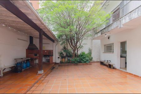Casa à venda com 280m², 5 quartos e 5 vagasQuintal