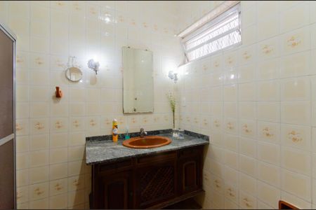 Casa à venda com 280m², 5 quartos e 5 vagasBanheiro 1