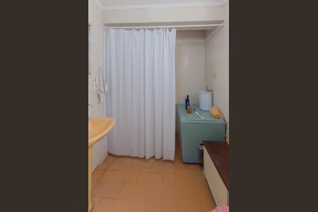 Casa à venda com 280m², 5 quartos e 5 vagasBanheiro 2