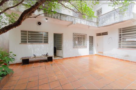Casa à venda com 280m², 5 quartos e 5 vagasQuintal
