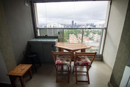 Studio para alugar com 26m², 1 quarto e sem vaga Studio para alugar com 26m², 1 quarto e sem vagaVaranda