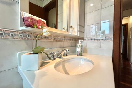 Apartamento à venda com 156m², 4 quartos e 3 vagasBanheiro Corredor