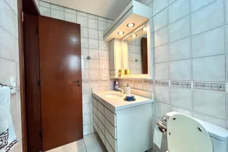 Apartamento à venda com 156m², 4 quartos e 3 vagasBanheiro da Suíte 2