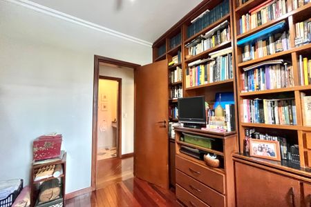 Apartamento à venda com 156m², 4 quartos e 3 vagasQuarto 4