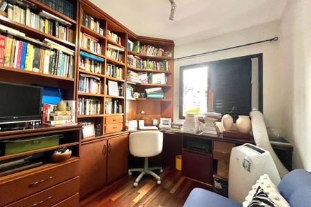 Apartamento à venda com 156m², 4 quartos e 3 vagasQuarto 4