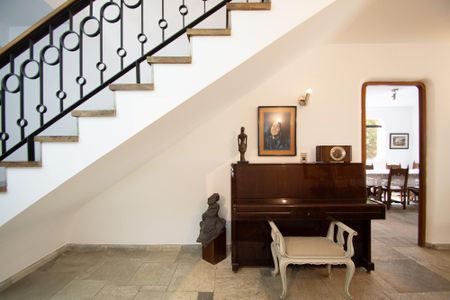 Casa para alugar com 630m², 6 quartos e 5 vagasCorredor