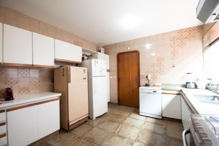 Casa para alugar com 630m², 6 quartos e 5 vagasCozinha