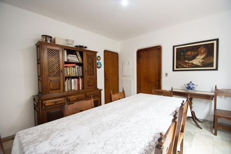 Casa para alugar com 630m², 6 quartos e 5 vagasSala