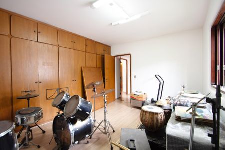 Casa para alugar com 630m², 6 quartos e 5 vagasQuarto 1