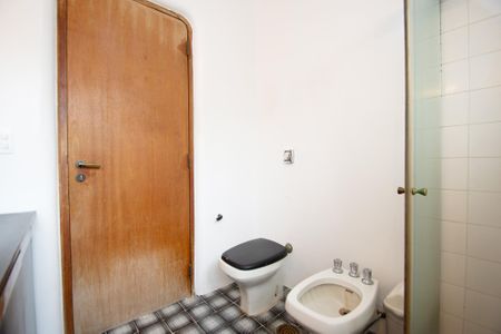 Casa para alugar com 630m², 6 quartos e 5 vagasBanheiro Semi suíte 1 e 2