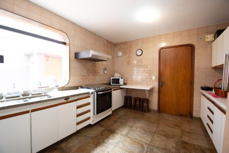 Casa para alugar com 630m², 6 quartos e 5 vagasCozinha